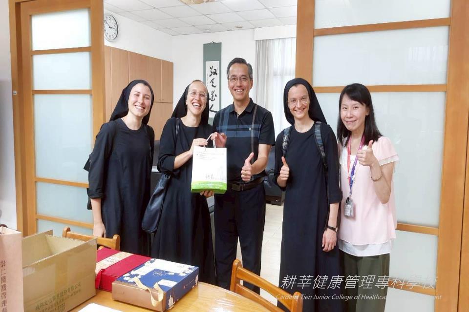 耕莘專校辦理生命之信望愛德涵養研習暨真善美聖教育系列活動，深化生命教育與全人教育精神(以下為系列群組圖片)